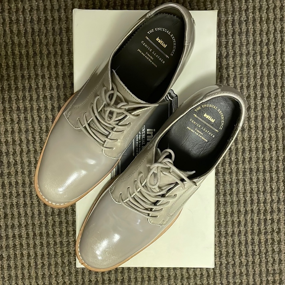 Initial Grey Vintage leather shoes (brand new) US size 7